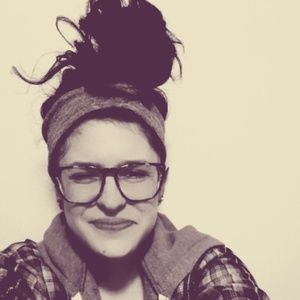 Meet your Posher, Elana